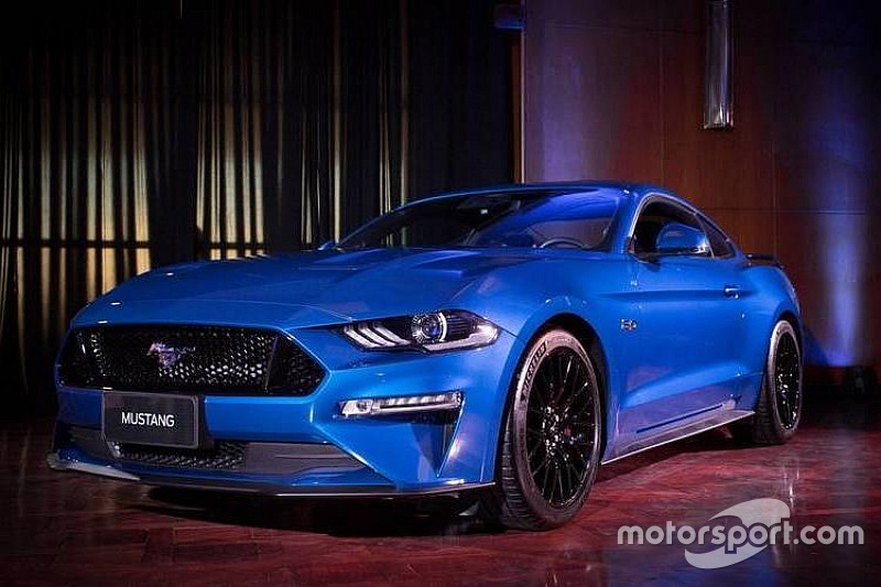 Ford Mustang surpreende e já acumula quase 100 reservas no Brasil