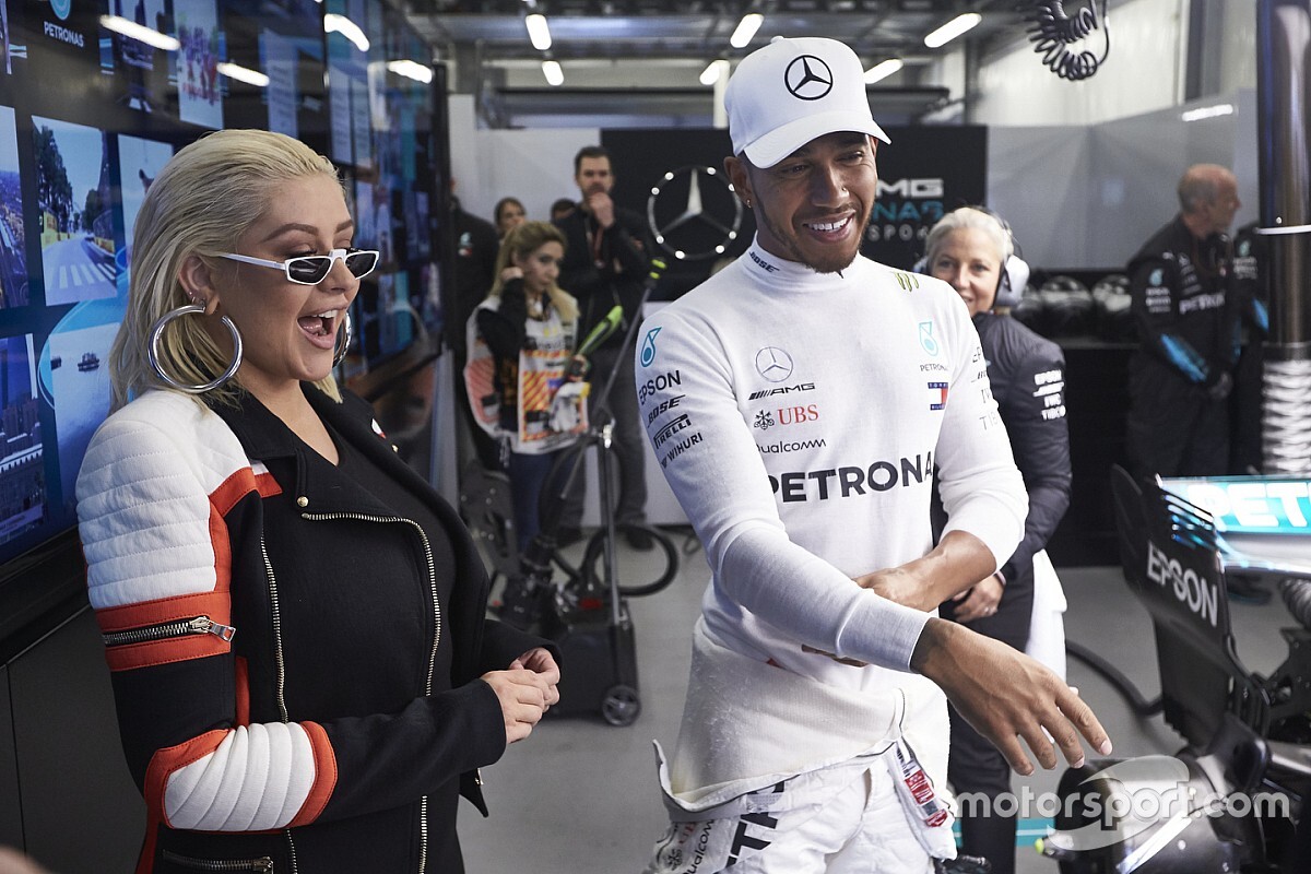 Lewis Hamilton feat Christina Aguilera? Itt a zeneszám