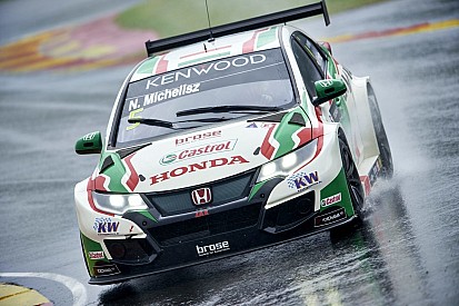 WTCC: Michelisz negyedik lett a kaotikus esőtáncban!