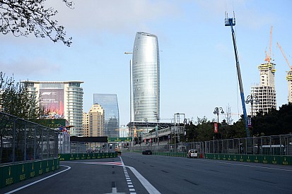 FIA змінила в’їзд на піт-лейн у Баку після скарг пілотів