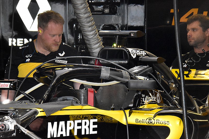 Renault: prove di visibilità con lo specchietto retrovisore attaccato all'Halo