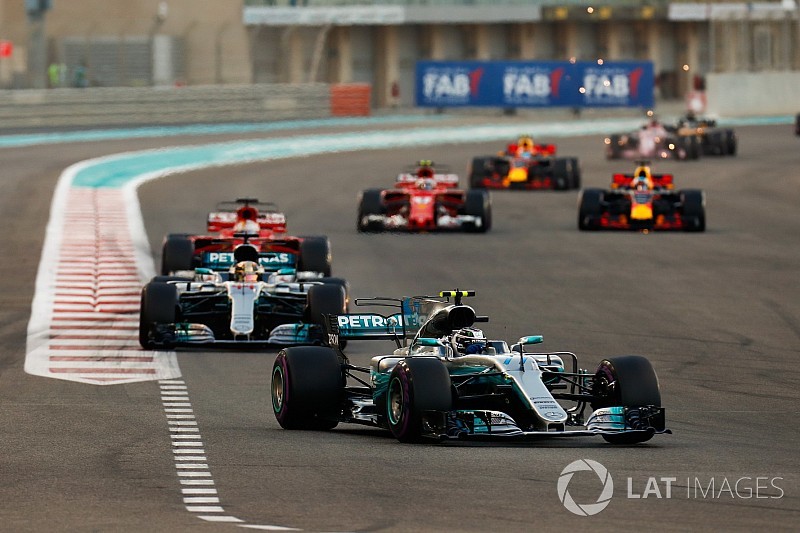 Para Mercedes, tres motores por año