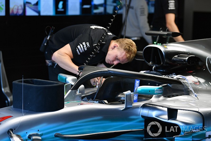 Infeliz, chefe da Mercedes diz que tiraria halo com motosserra