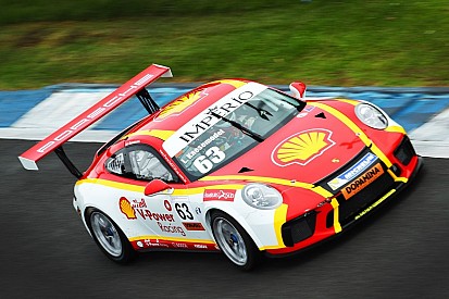 Kaesemodel é pole na abertura da Porsche Cup em Curitiba