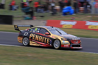 Bathurst 1000: Youlden fastest, Canto crashes out