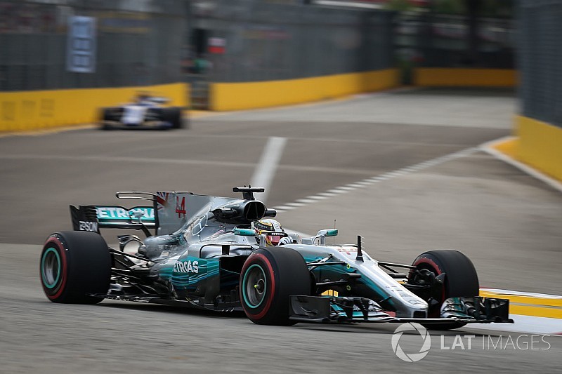 Хемілтон: Mercedes не вирішить свої недоліки до 2018 року