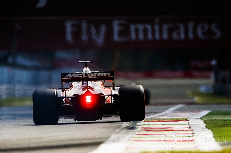 Pergantian mesin tidak ganggu mobil 2018 McLaren