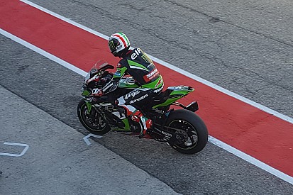 A Misano spuntano caschi tricolore per Jonathan Rea e Chaz Davies