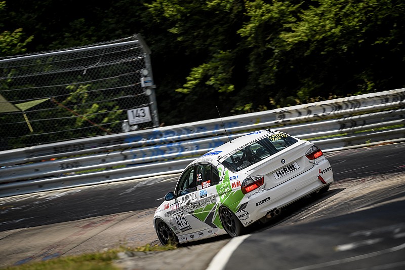 Aşarı ve Sorg Rennsport ekibi podyumda!