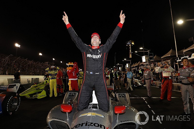 Gateway IndyCar: Power keeps title hopes alive with victory