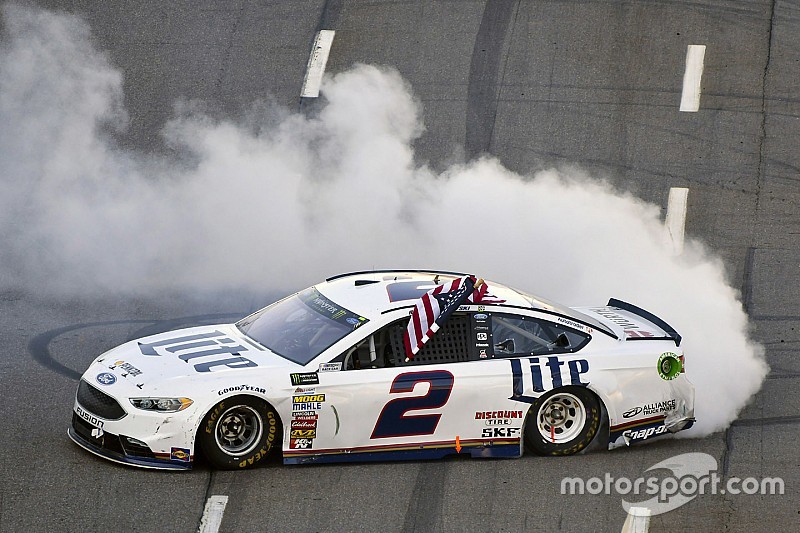 NASCAR: Brad Keselowski siegt erstmals in Martinsville
