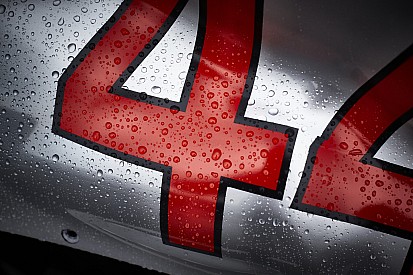 ÉLŐ F1-ES MŰSOR: Vettel újra zúzott, Hamilton nyert…