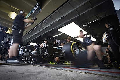 A Red Bull elmagyarázta, hogy a Mercedes motorelőnye miért ér kétszer annyit