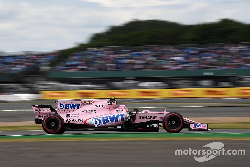 Pérez tuvo dificultades en el primer día en Silverstone