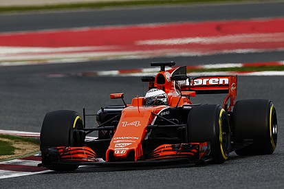 Алонсо звинуватив Honda у проблемах McLaren