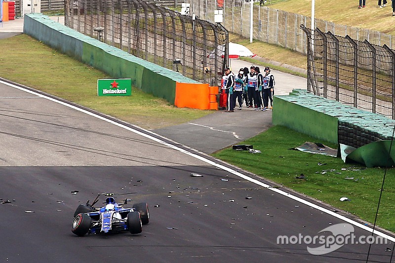 Giovinazzi se disculpa con Sauber por el choque