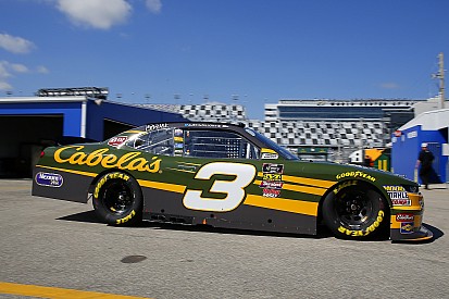 Two Xfinity Series crew chiefs ejected from Daytona garage