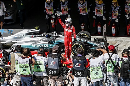 Fotoğrafın ardındaki hikaye: Vettel ve Ferrari yeniden galibiyete ulaşıyor