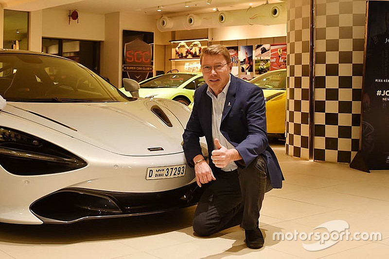 Росберг та Хаккінен проїхалися на електричному McLaren P1