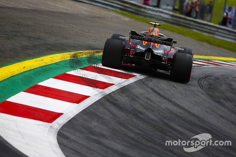 Verstappen, Avusturya antrenmanlarında hasarlı tabanla sürüş yapmış
