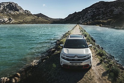Citroen представив європейську версію нового C5 Aircross