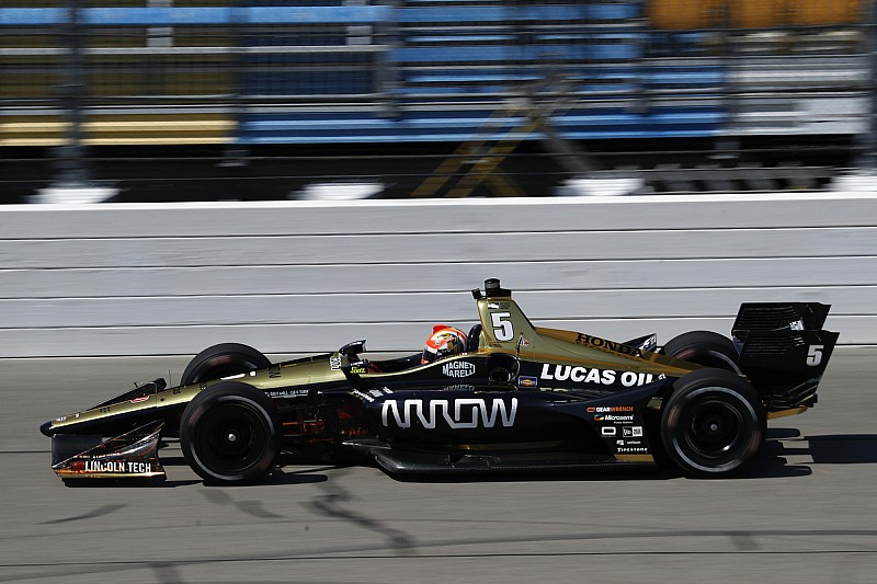 Хинчклифф выиграл гонку IndyCar на овале в Айове
