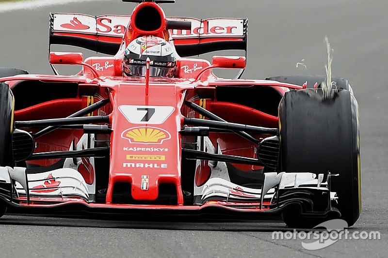 Pirelli: la gomma di Kimi lesionata da un contatto con un corpo esterno