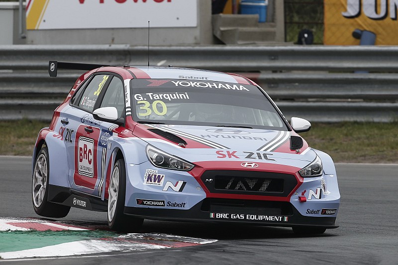 Tarquini in pole, Michelisz secondo. E' dominio Hyundai allo Slovakia Ring