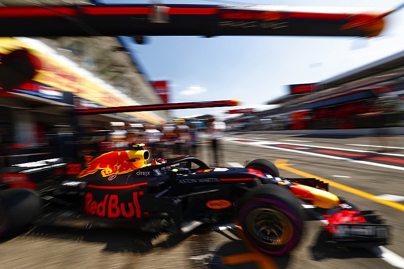 Verstappen kis híján elütötte a szerelőjét a Német Nagydíj edzésén: videó