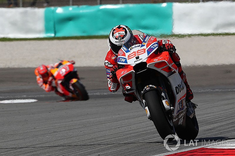 Lorenzo: Márquez estuda onde arriscar para evitar contusões