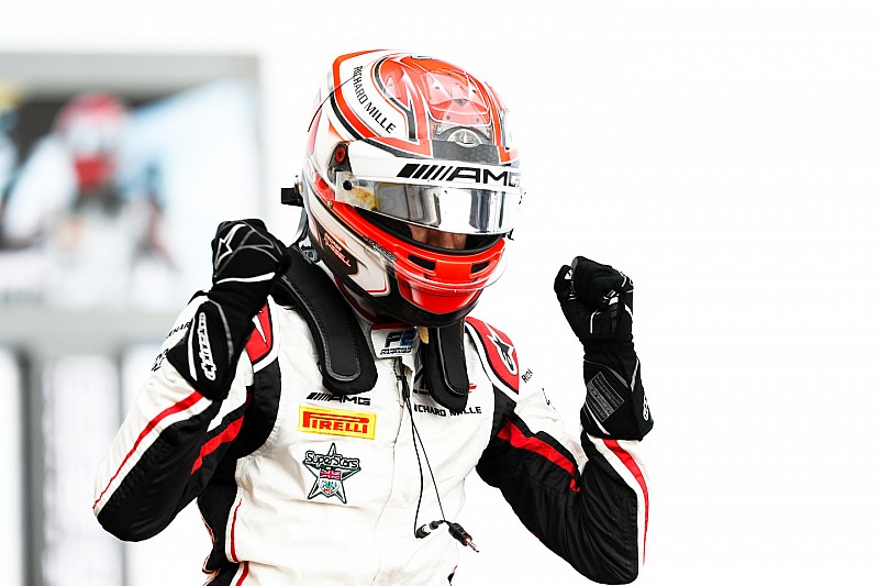 F2 Red Bull Ring: Russell pakt overtuigend pole