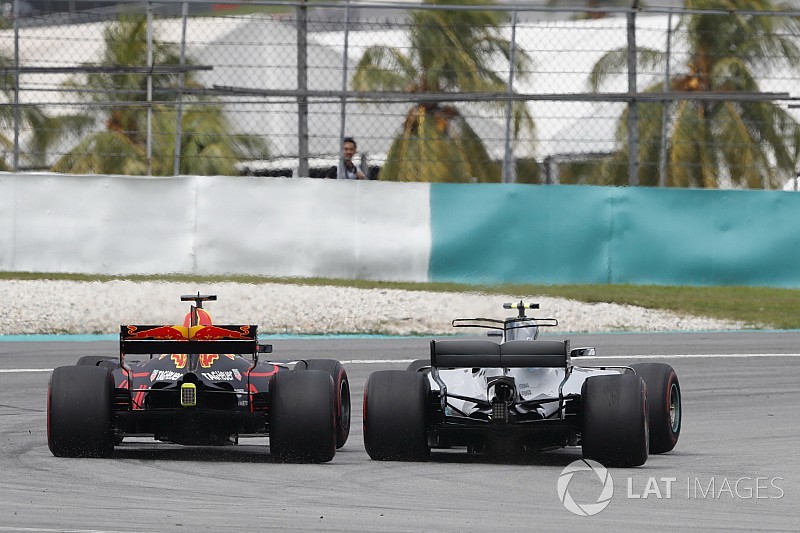 Ricciardo rendkívül precíz előzése Bottas ellen: bedarálta a finnt