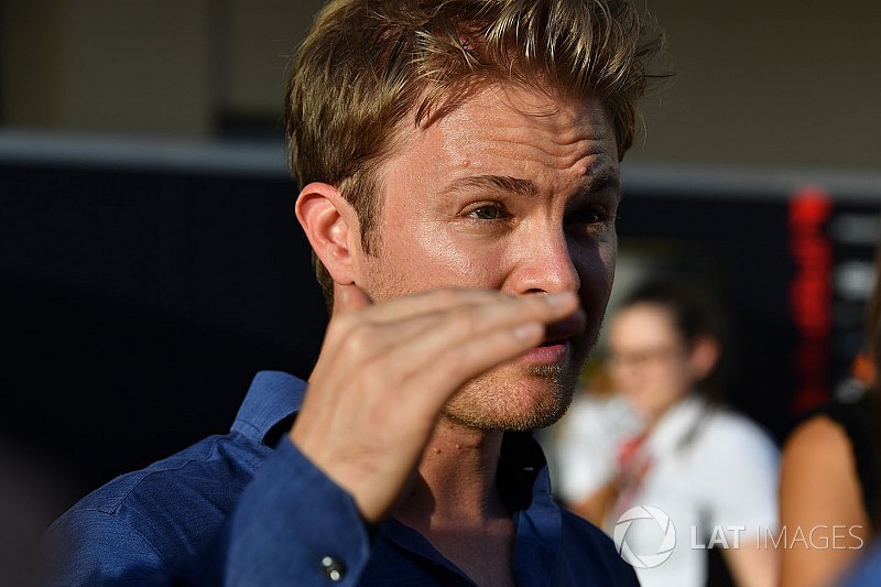 Rosberg, Hamilton'ın 2018'i domine etmesinden endişe ediyor
