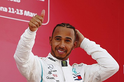 Spanish GP: Hamilton leads Mercedes 1-2 as Ferrari struggles