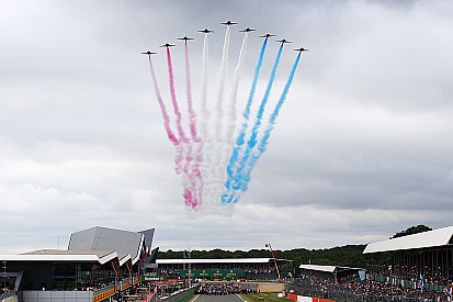 A legendás brit F1-es pályát is ellepte a hó