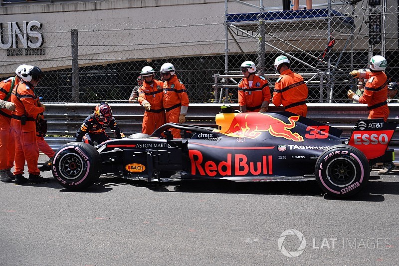 Red Bull cutuca Verstappen: “precisa de abordagem diferente”