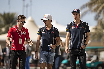 Webber cree que Red Bull es más dócil con sus pilotos de desarrollo