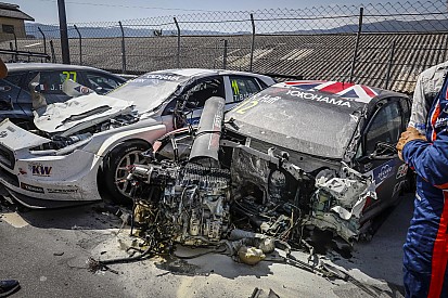 Huff ve Bennani'nin araçları Portekiz'deki kazanın ardından pert oldu