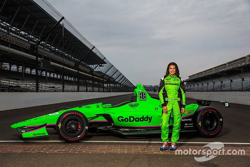 Danica Patrick stellt Farbdesign vor: Zurück in Neongrün