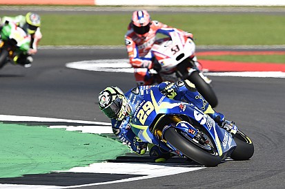 Iannone: “A roda traseira ainda derrapa muito”