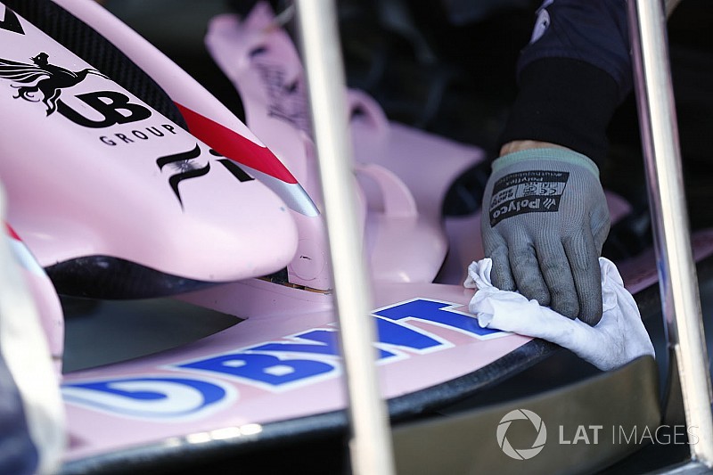 Igazi parti-festést kapott a Force India, rajta a Halóval