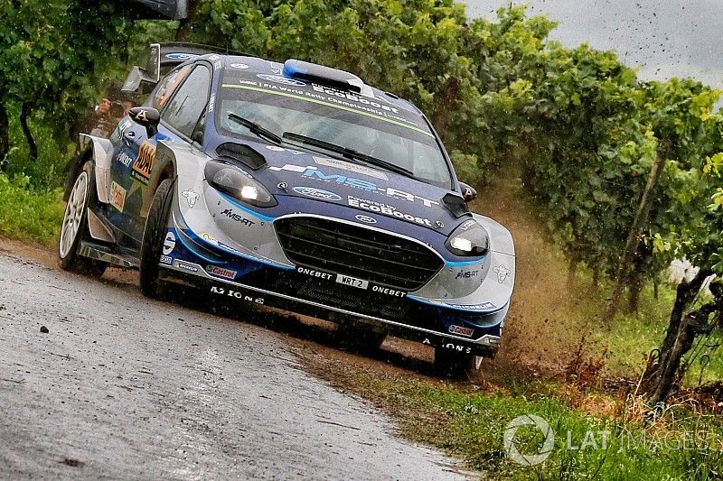 Tanak se aleja de Mikkelsen al frente del Rally de Alemania
