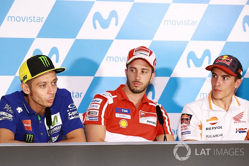 Marquez, Dovi, Zarco bicara soal kontrak baru Rossi