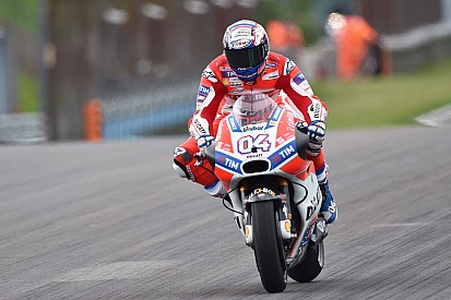Dovizioso manda en el primer ensayo con el nuevo asfalto en Sachsenring