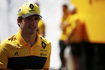 Sainz, Renault'nun gelişmeye devam etmesini istiyor