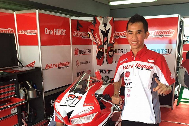 Gerry Salim cedera patah tulang jari tangan