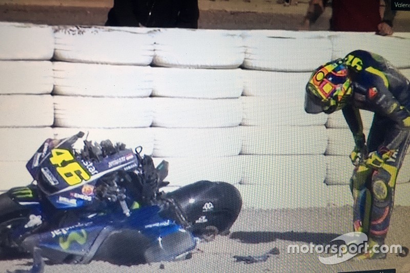 VIDEO: Rossi terjatuh pada hari terakhir tes Qatar
