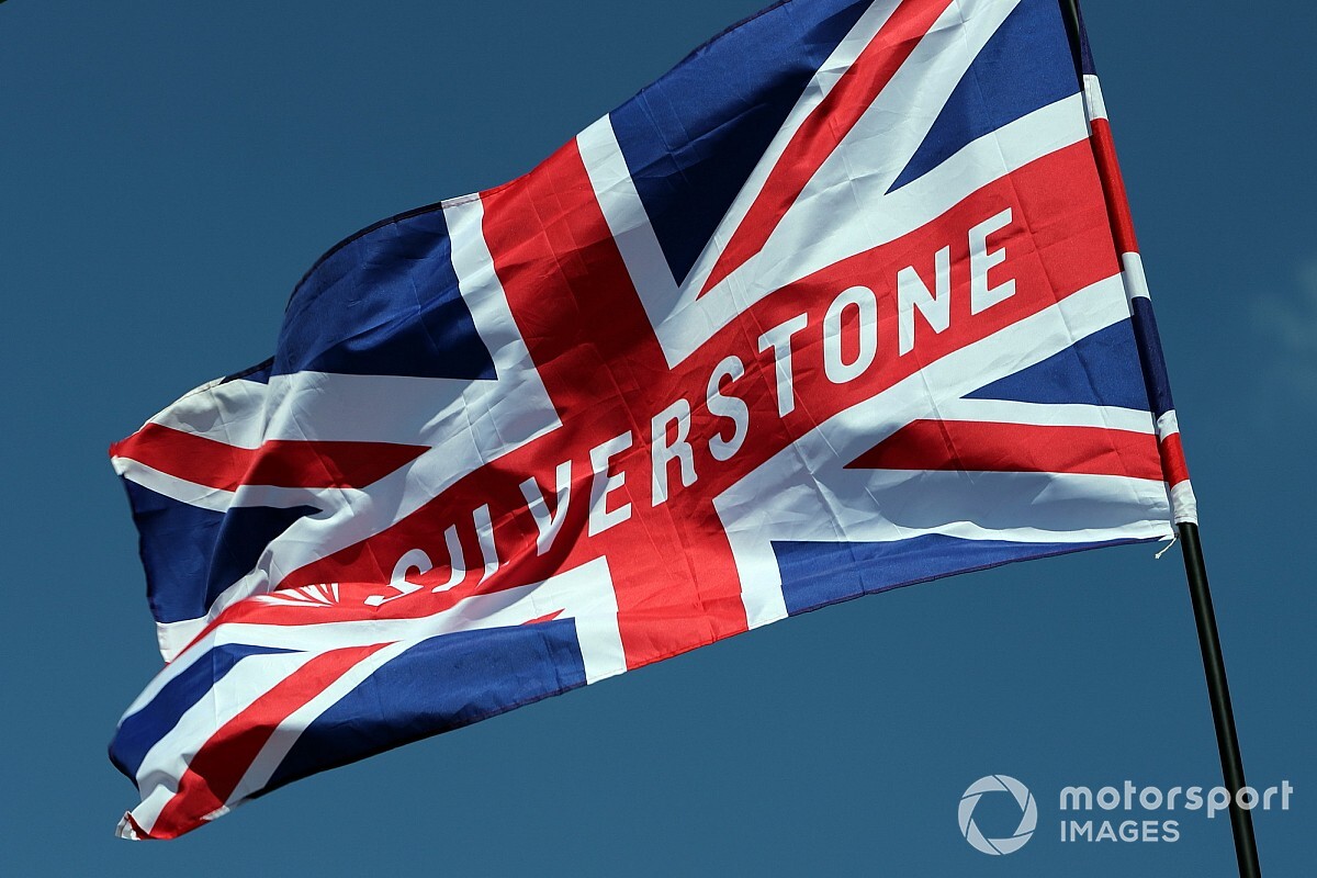 Silverstone pistinin yeniden asfaltlanması gerekebilir
