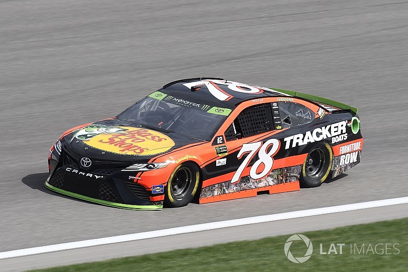NASCAR: Kansas-Pole für Martin Truex Jr.