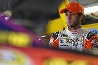 Elliott's title hopes hang by a thread after Kansas drama